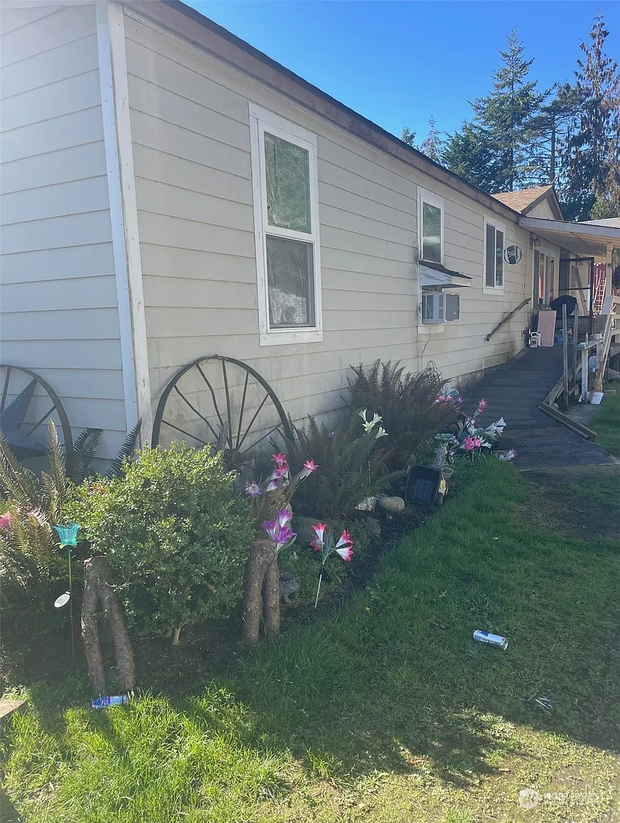 122 Frost Road photo 1