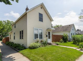 1260 Woodbridge St, Saint Paul, MN 55117