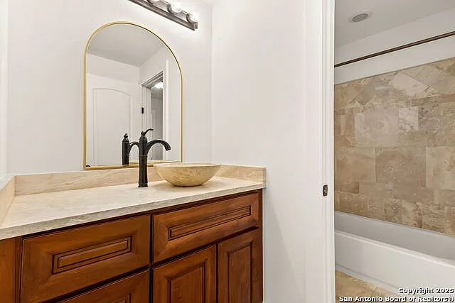 417 E Hildebrand Ave — Photo 22
