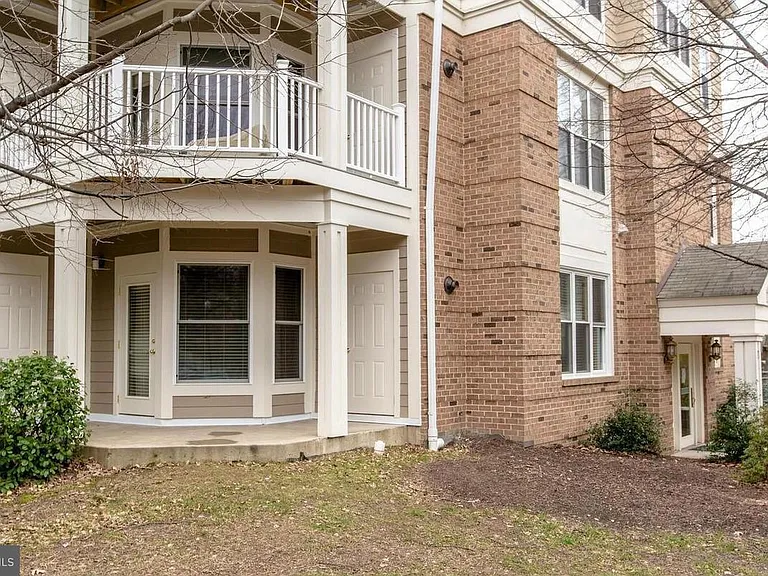 12915 Alton Sq #114 — Photo 3