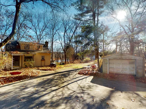 148 Roberts Ln, Milford, PA 18337