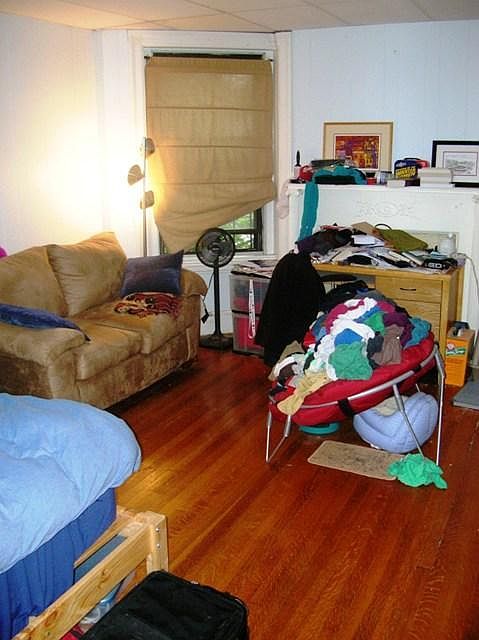 2nd image of 1053 Beacon St