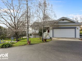 713 Blitz Ln, Auburn, CA 95603