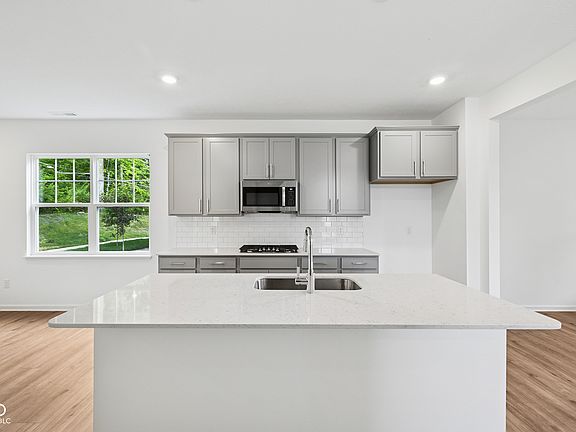 2nd image of 9516 Bauhaus Way