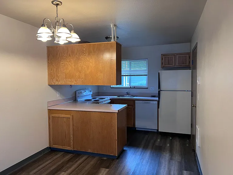 405 Pine Ave #2 — Photo 3