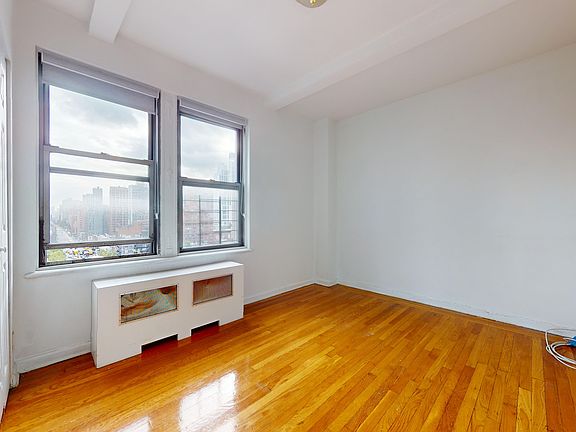 3rd image of 301 E 38th St APT 11E