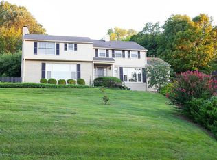 2420 Ashwood Dr, Louisville, KY 40205