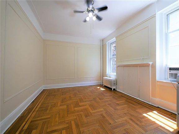 2nd image of 232 6th St #3D