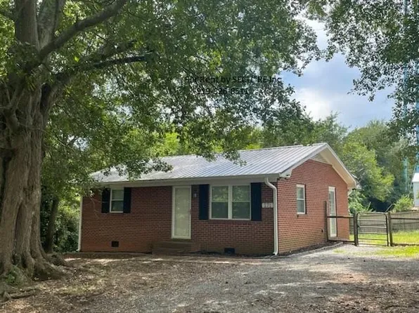 271 N Glenn St, Ellenboro, NC 28040