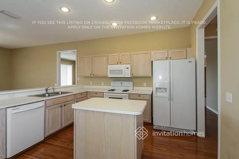362 Fareham Dr Venice, FL 34293 — Photo 4