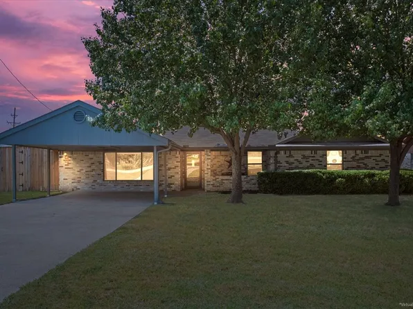 210 S Jena St, Riesel, TX 76682