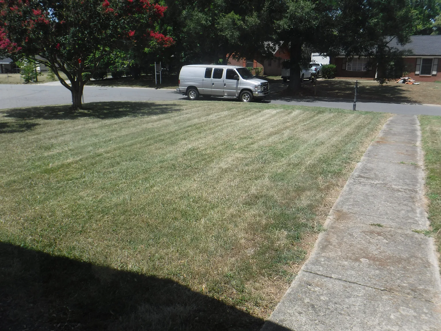 3 bed, 1.5 bath, 1221 sqft, $1,700 — Photo 3