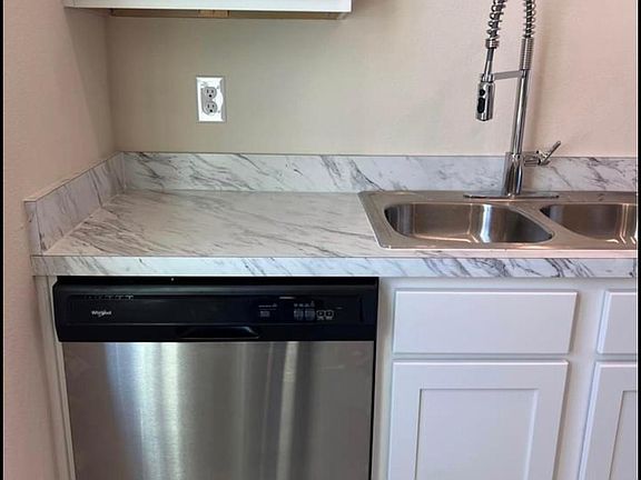 3rd image of 433 Running Woods St