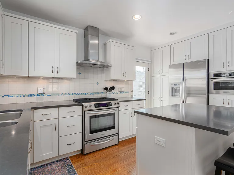 317 Whiting St — Photo 9
