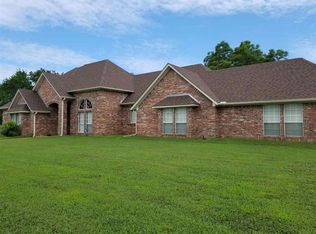3015 Meandering Way, Paris, TX 75462
