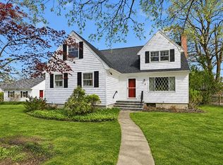 3 Linden St, Chelmsford, MA 01824
