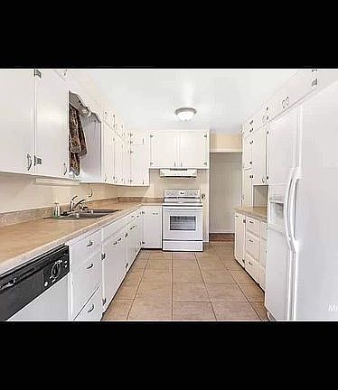 Kitchen 1