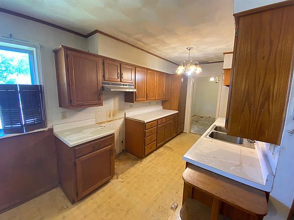 5th image of 2626 Eastbrook Dr