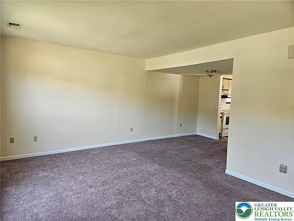 4th image of 363 Minor St