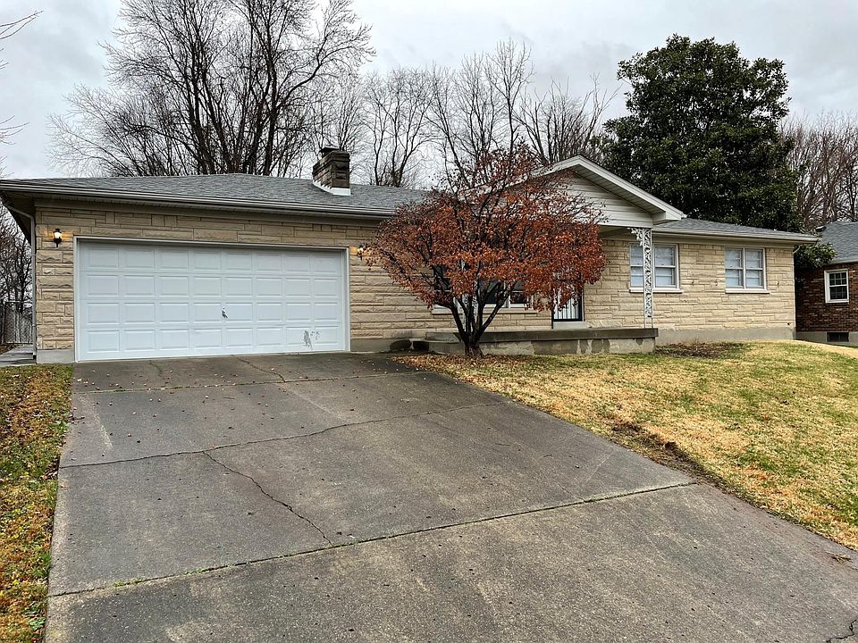 Bedford Stone Ranch with 2 Car Garage - New Roof in 2021