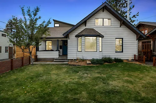 145 NW Jefferson Pl #1 Photo 1