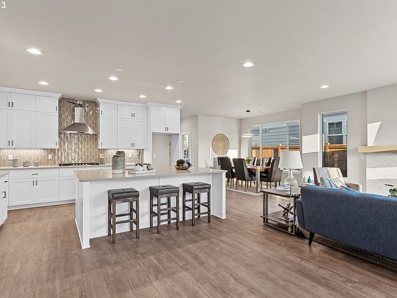 4th image of 3913 SE Jade Ln