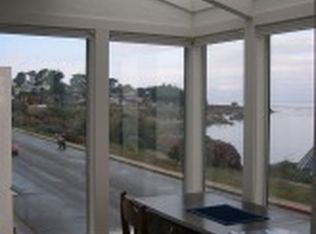 739 Ocean View Blvd, Pacific Grove, CA 93950