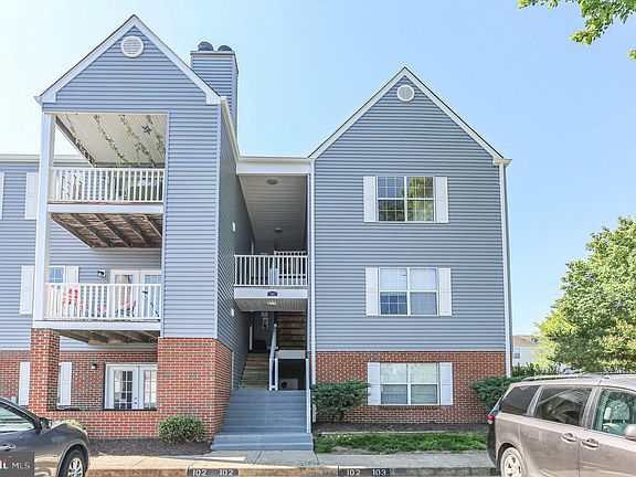 2nd image of 102 Picadilly Ln APT 201