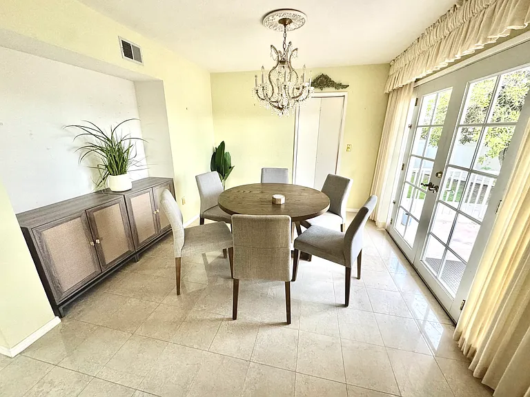 5582 Thunderbird Ln — Photo 13