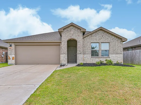 3930 Hawaiian Ct, Baytown, TX 77521