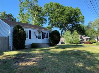 59 Roosevelt St, Warwick, RI 02888