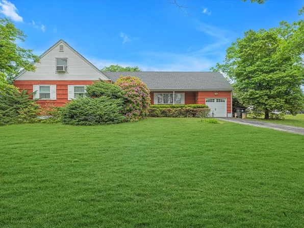 1519 Saint Louis Avenue, Bay Shore, NY 11706