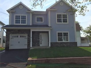 36 Thornal St, Carteret, NJ 07008