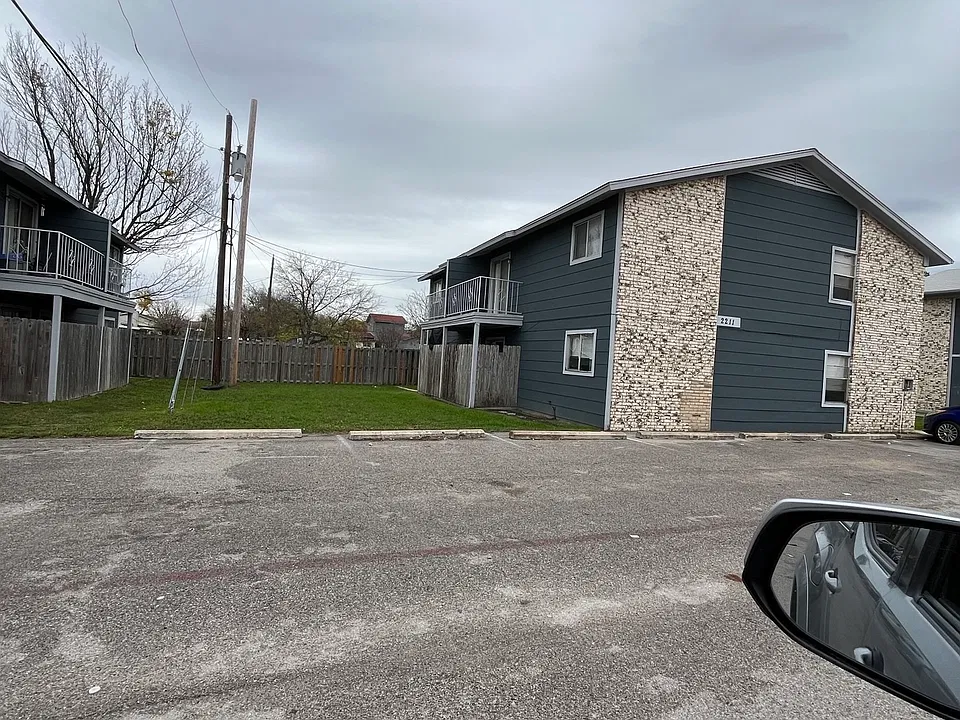 2213 Jennifer Dr #3