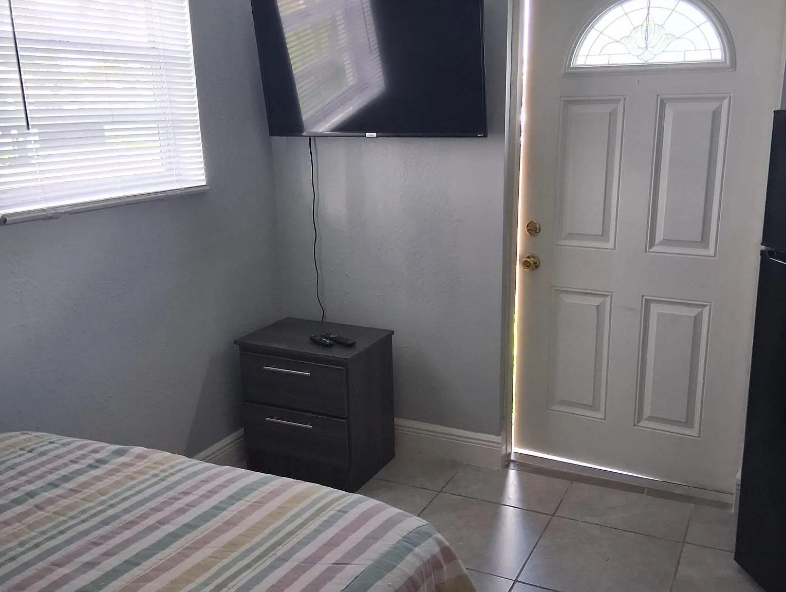 3 bed, 1075 sqft, $900 — Photo 1