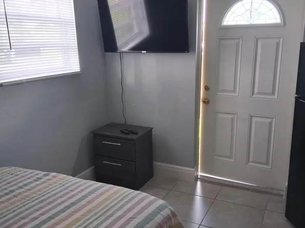 22345 SW 118th Ct, Miami, FL 33170