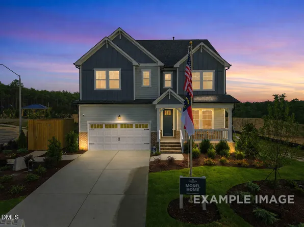 563 Whinfield Pl, Aberdeen, NC 28315