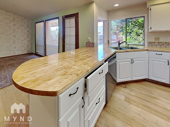 5th image of 15309 SE Sunpark Dr
