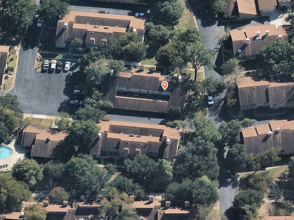 2nd image of 5823 Chimney Wood Cir
