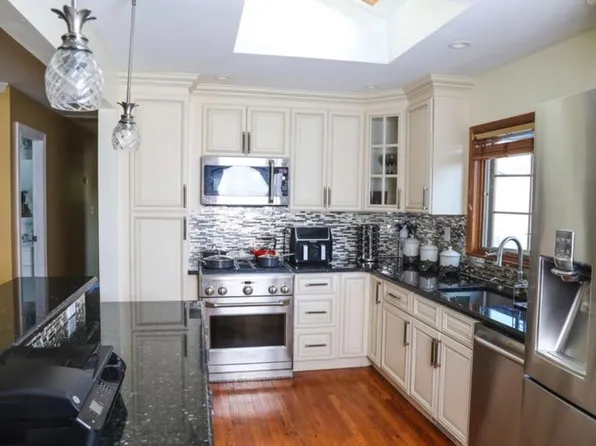 514 Briar Pl Floor 2, Far Rockaway, NY 11691