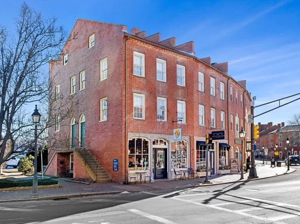 1 Elbow Ln #B, Newburyport, MA 01950