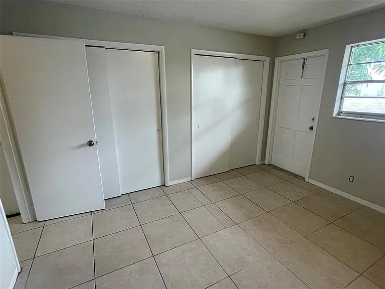 1555 Tyler St #4 — Photo 8