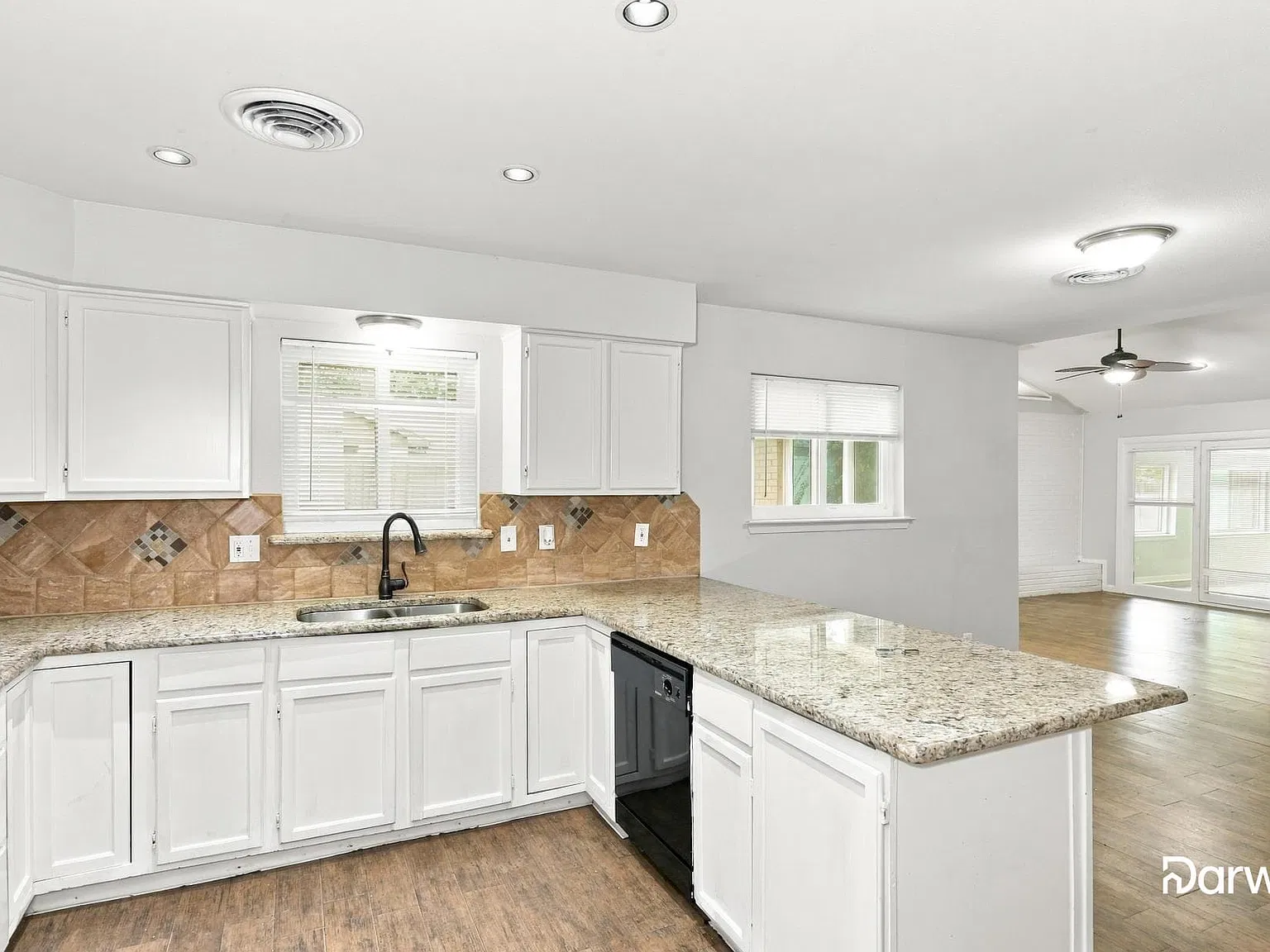 4 bed, 3.0 bath, 2770 sqft, $2,935 — Photo 2