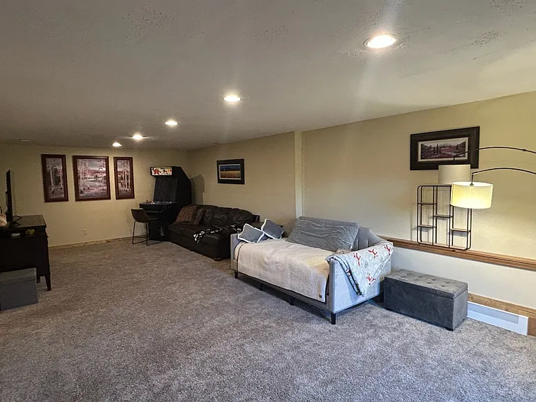 824 N Traver Trl — Photo 22