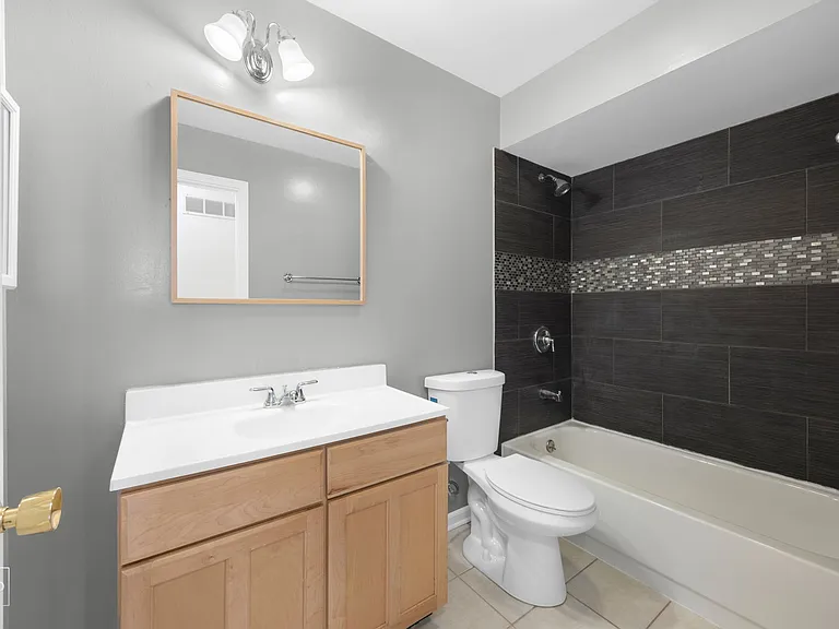 7922 Knottingham Cir #B — Photo 8