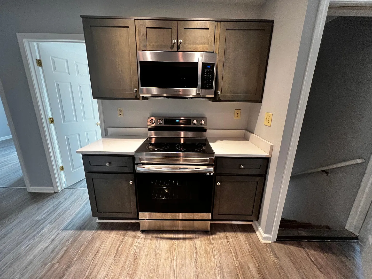 4518 Meadowlark Manor Ln — Photo 2