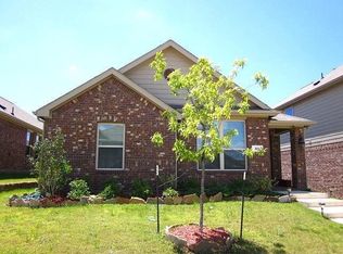 512 Wounded Knee Dr, Aubrey, TX 76227