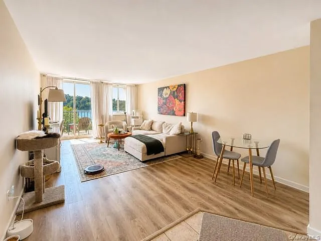 1 bed, 1.0 bath, 715 sqft, $2,500 — Photo 4