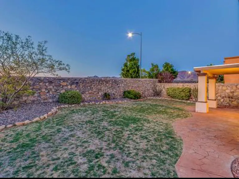 7433 Gulf Creek Dr — Photo 11