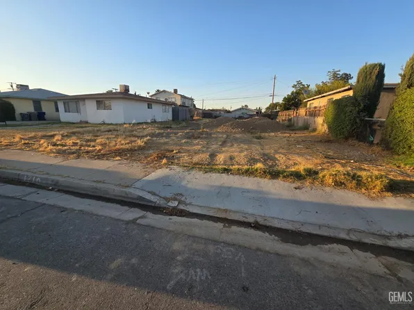 1210 E 9th St, Bakersfield, CA 93307